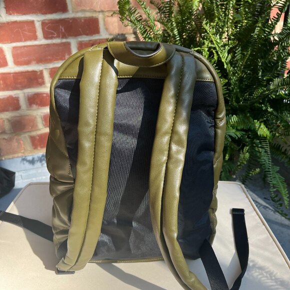 MARC by Marc Jacobs Moto Pillow Medium Quilted Backpack Olive Green - Picture 2 of 9